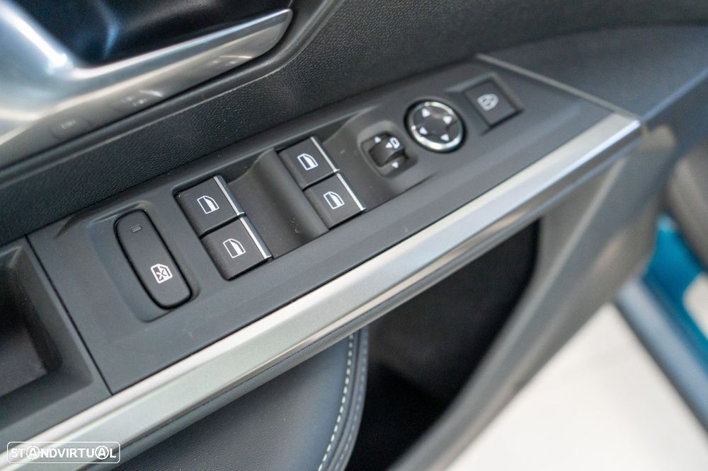 Peugeot E-3008 73 kWh GT - 27
