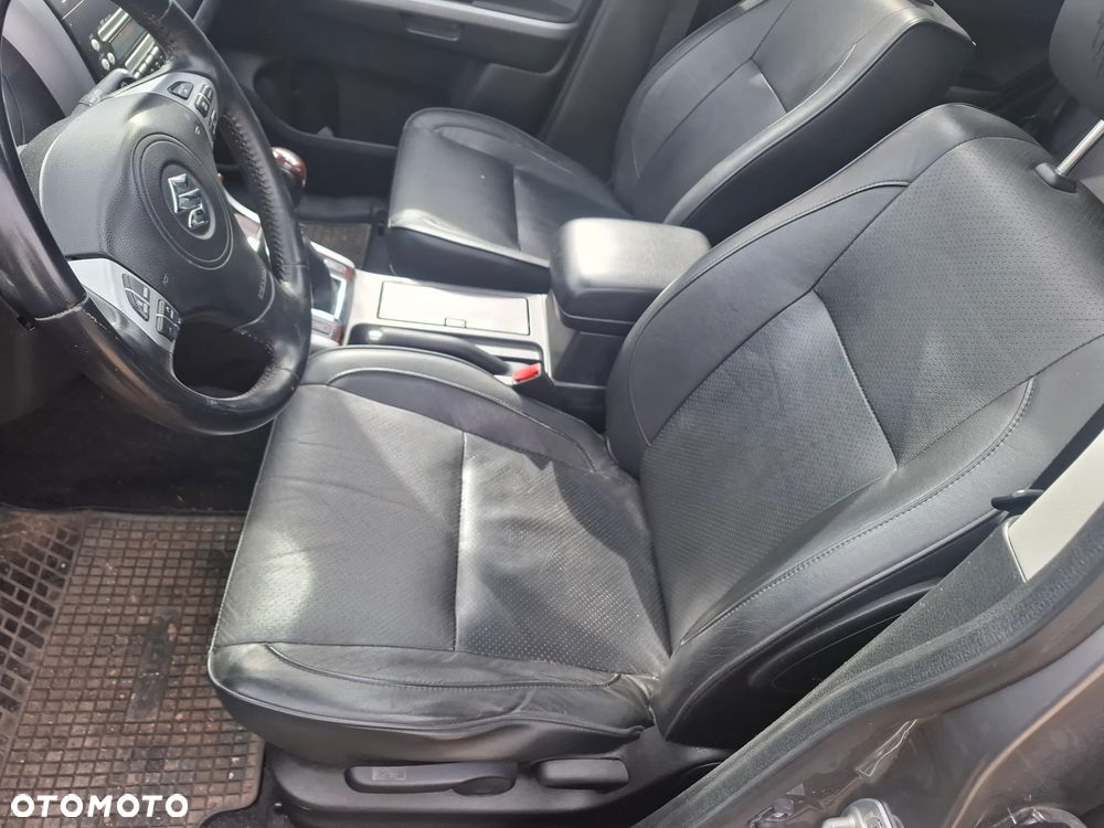 Suzuki Grand Vitara 2.0 - 9