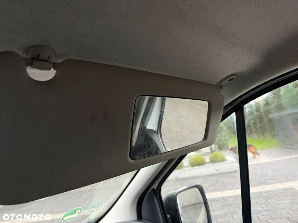 Renault Trafic - 19