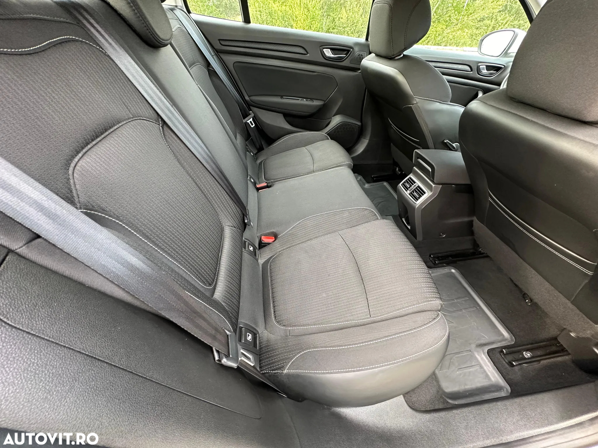 Renault Megane TCe EDC Zen - 15