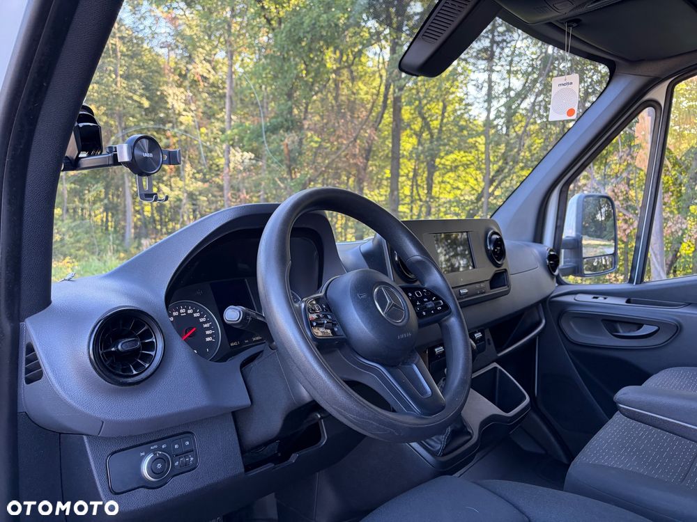 Mercedes-Benz Sprinter 319 - 16