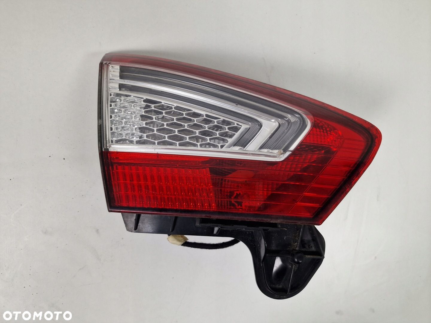MONDEO MK4 LIFT HB LAMPA LEWA TYLNIA ORG. ŁADNA - 1