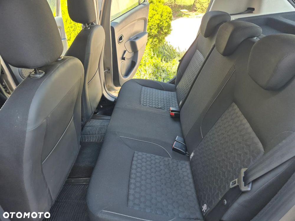 Dacia Sandero 1.2 16V Laureate EU6 - 9