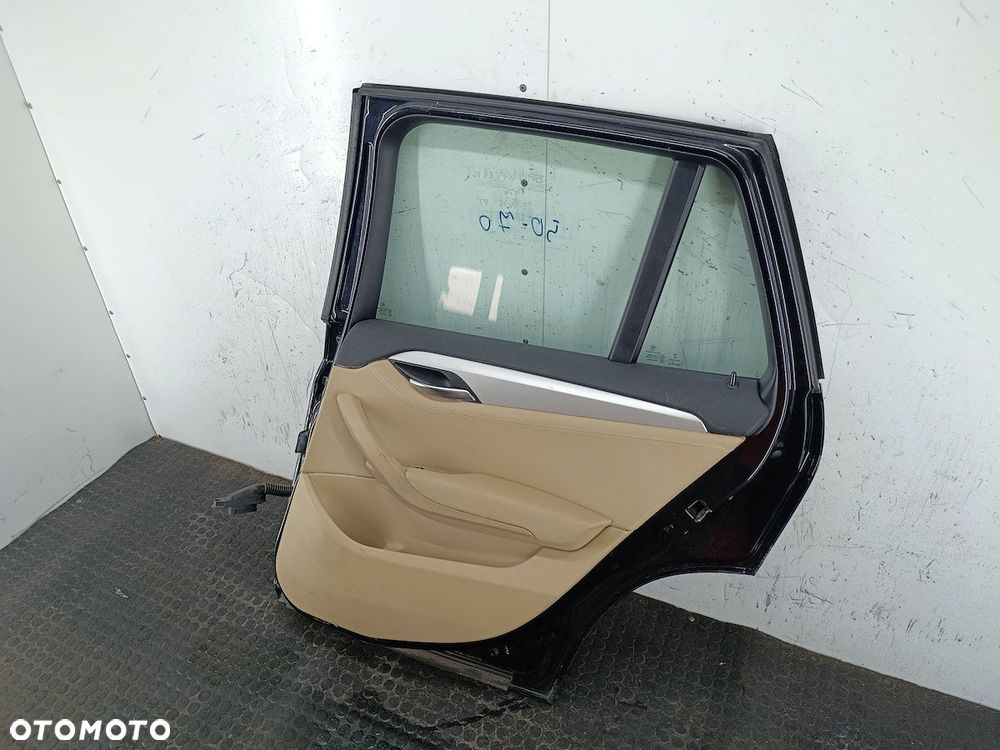 DRZWI TYŁ PRAWY  BMW X1 E84 FL 475 2.0 D - 11