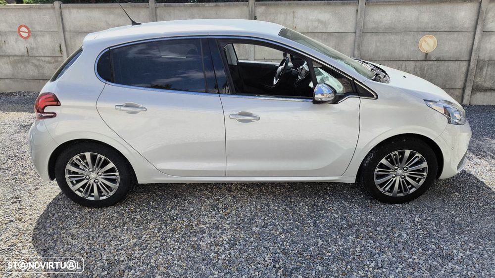 Peugeot 208 PureTech 82 Allure - 8