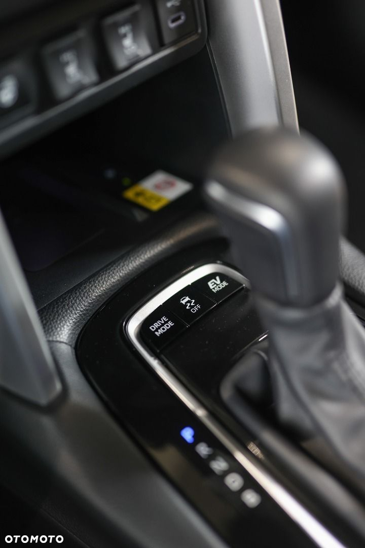 Toyota Corolla Cross - 18