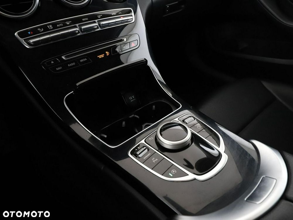 Mercedes-Benz Klasa C 180 (BlueTEC) d 7G-TRONIC Avantgarde - 29