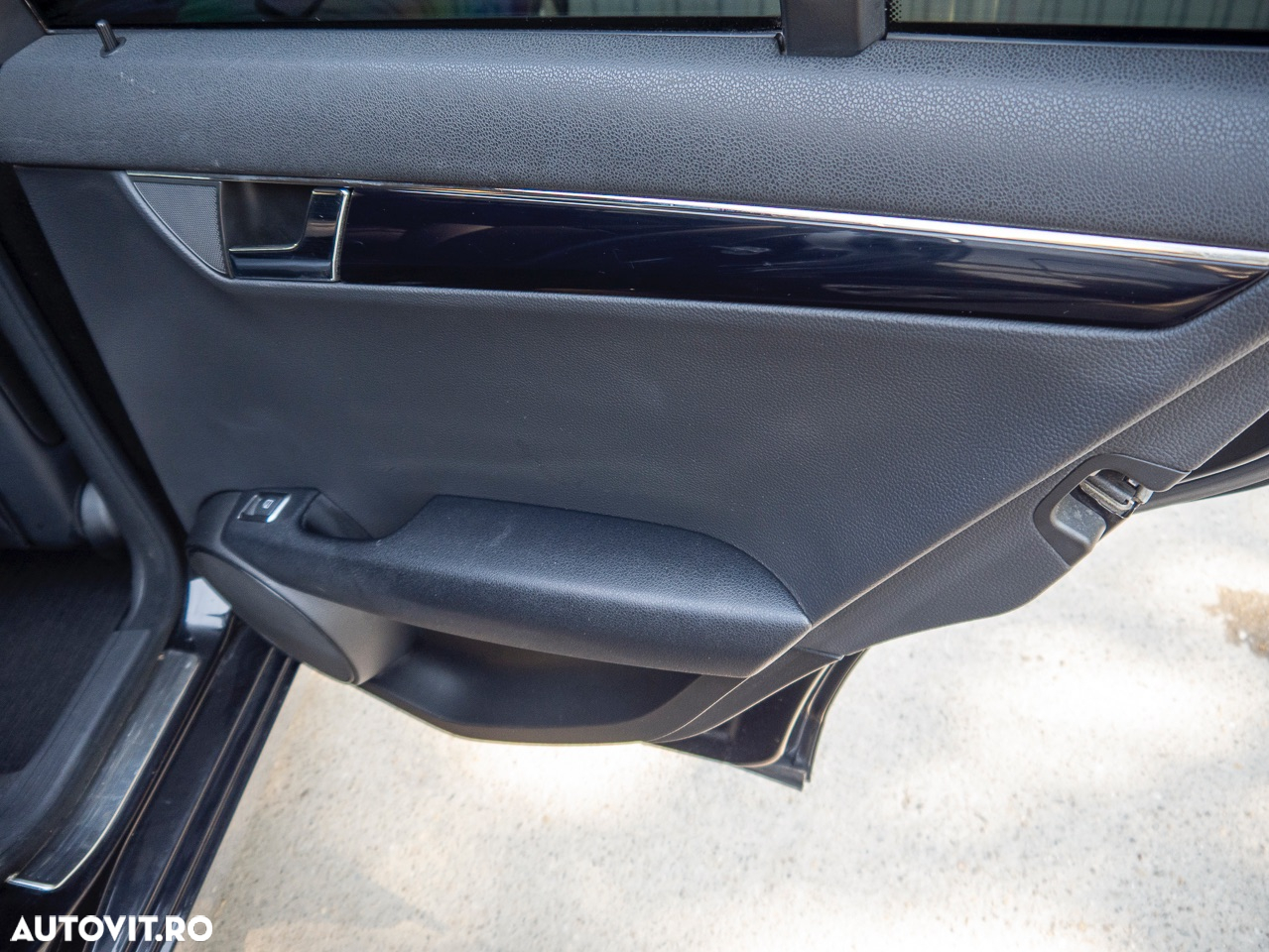 Mercedes-Benz C 180 CDI DPF (BlueEFFICIENCY) Avantgarde - 36