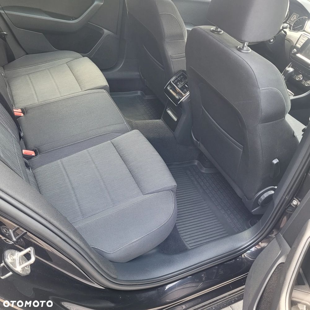 Skoda Superb 2.0 TDI Ambition DSG - 11