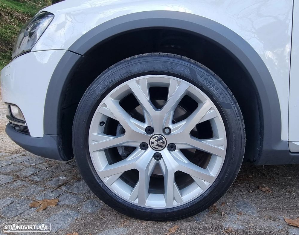 VW Passat Alltrack 2.0 TDI 4Motion DSG BlueMotion Tec - 20