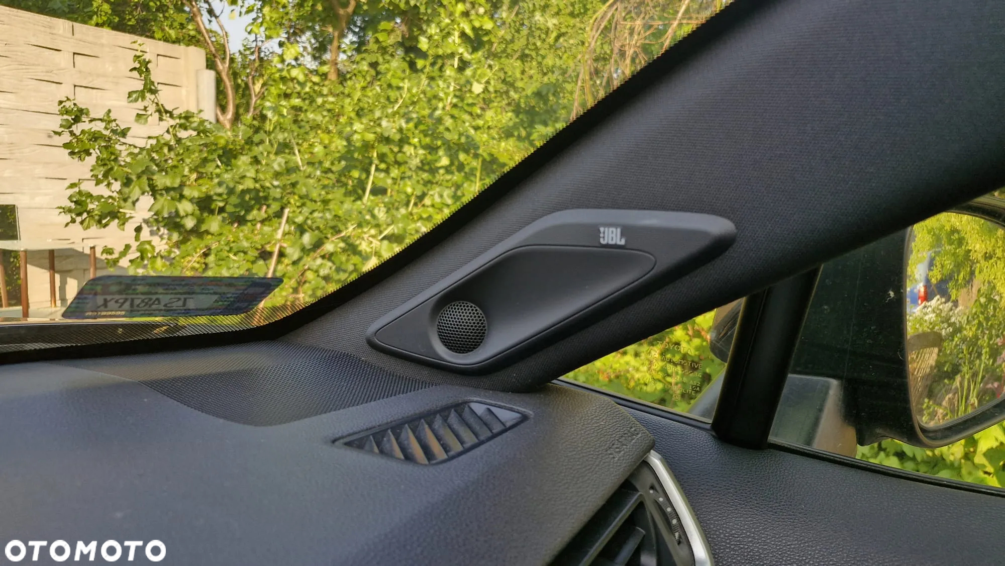 Toyota RAV4 2.5 Hybrid Black Edition by JBL 4x4 - 8