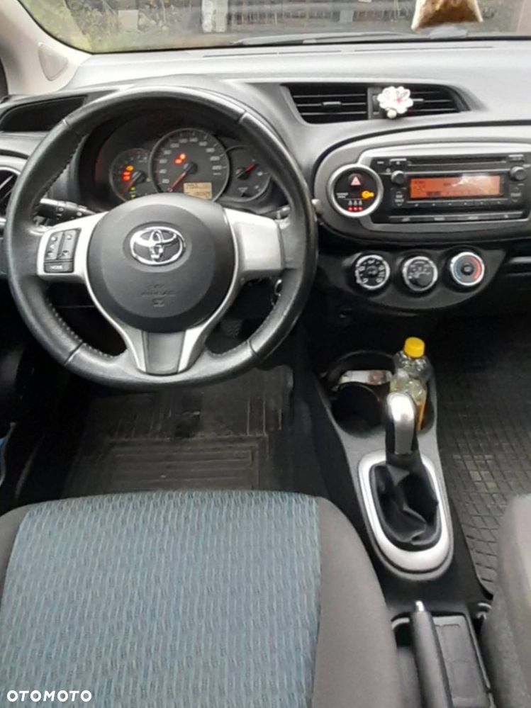 Toyota Yaris - 11