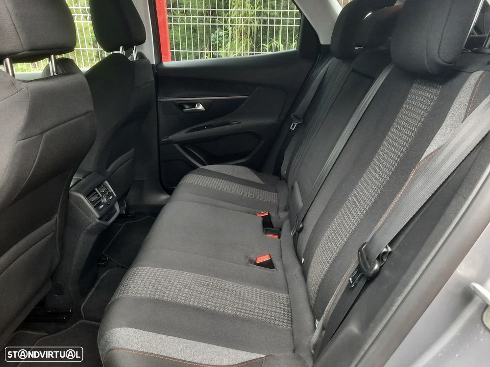 Peugeot 3008 1.6 BlueHDi Style EAT6 - 38