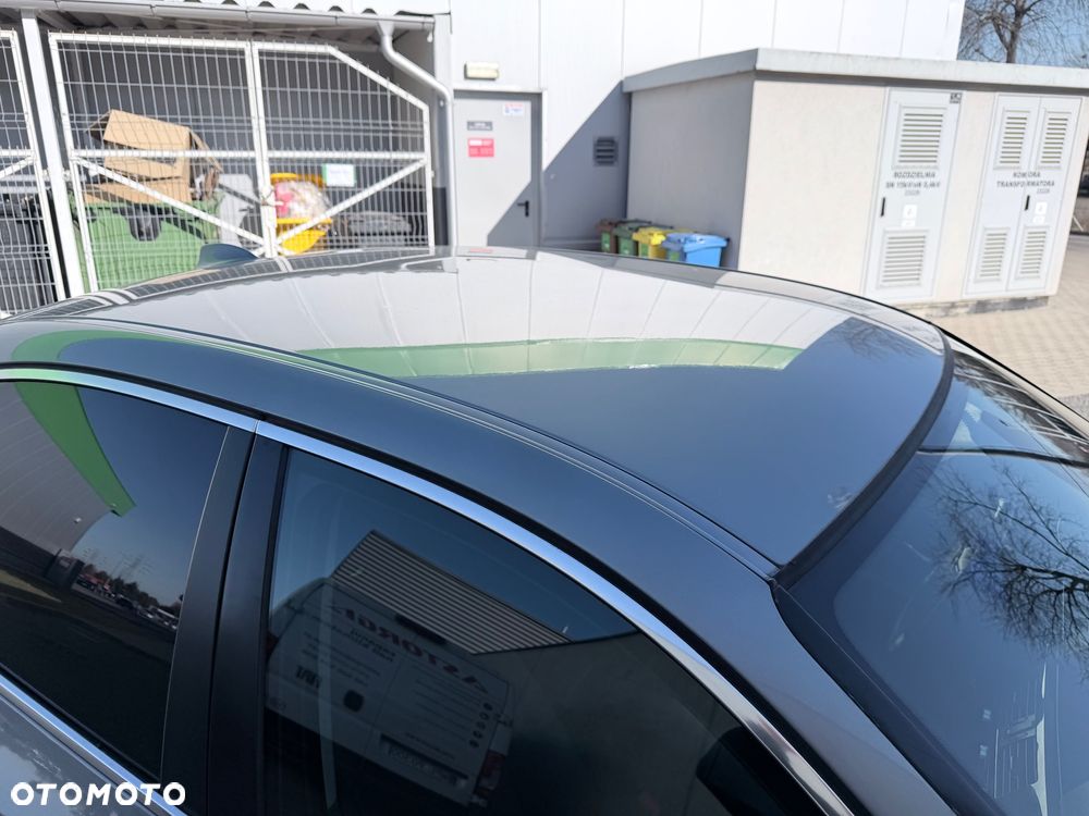 BMW Seria 5 523i - 25