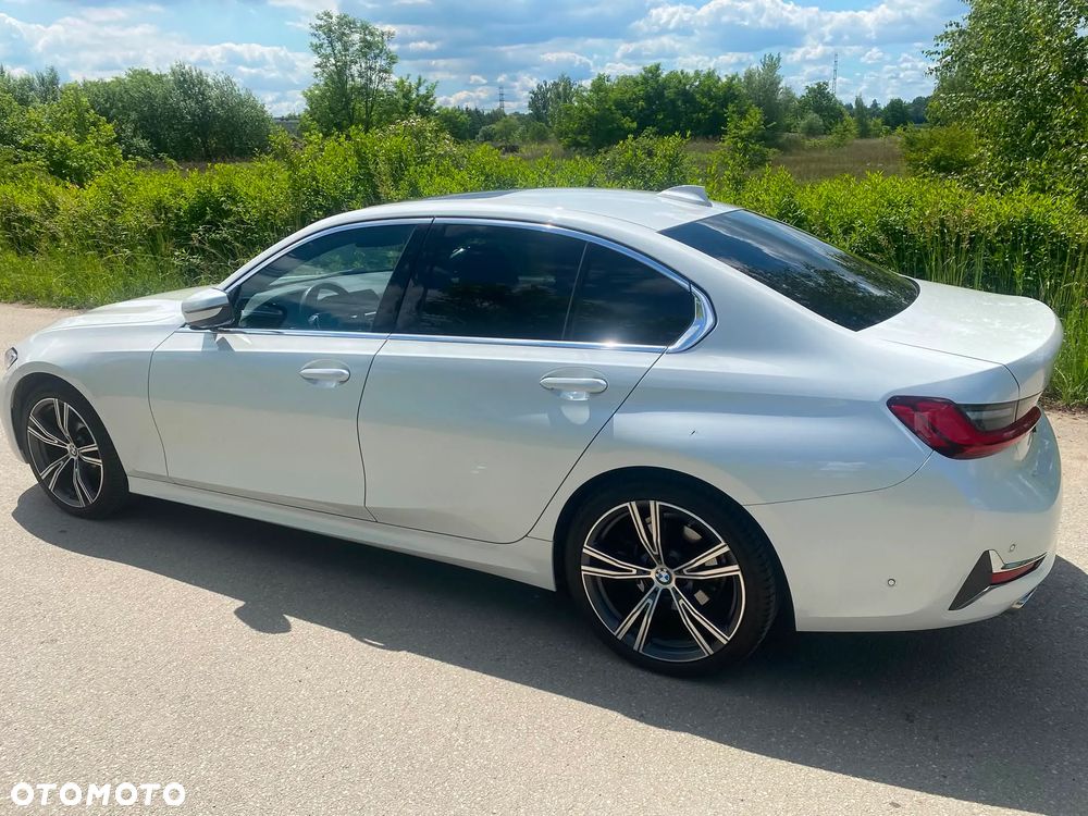 BMW Seria 3 320d xDrive Edition Luxury Line Purity - 37