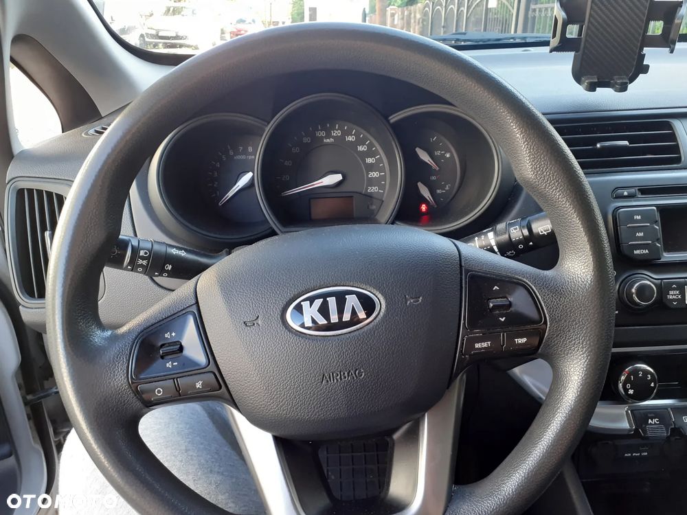 Kia Rio - 9