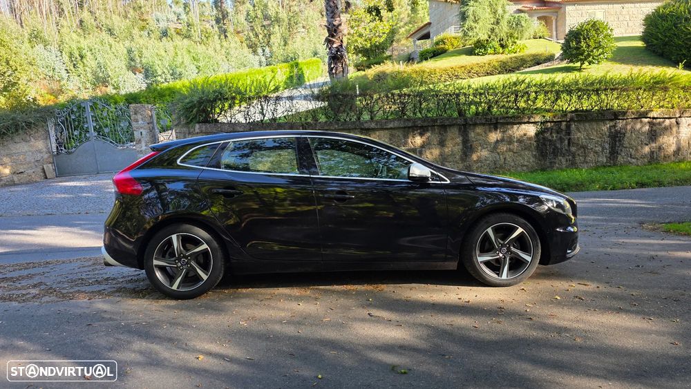 Volvo V40 D2 R Design - 10