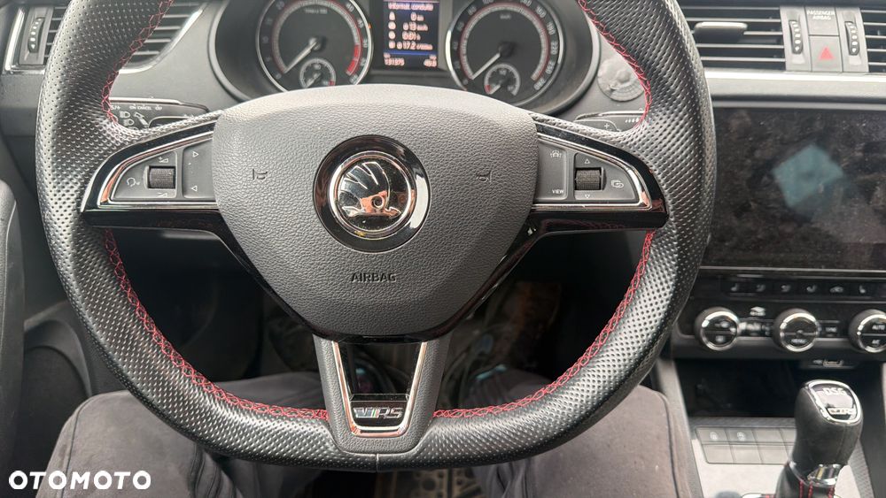 Skoda Octavia 2.0 TDI 4x4 DSG RS - 33