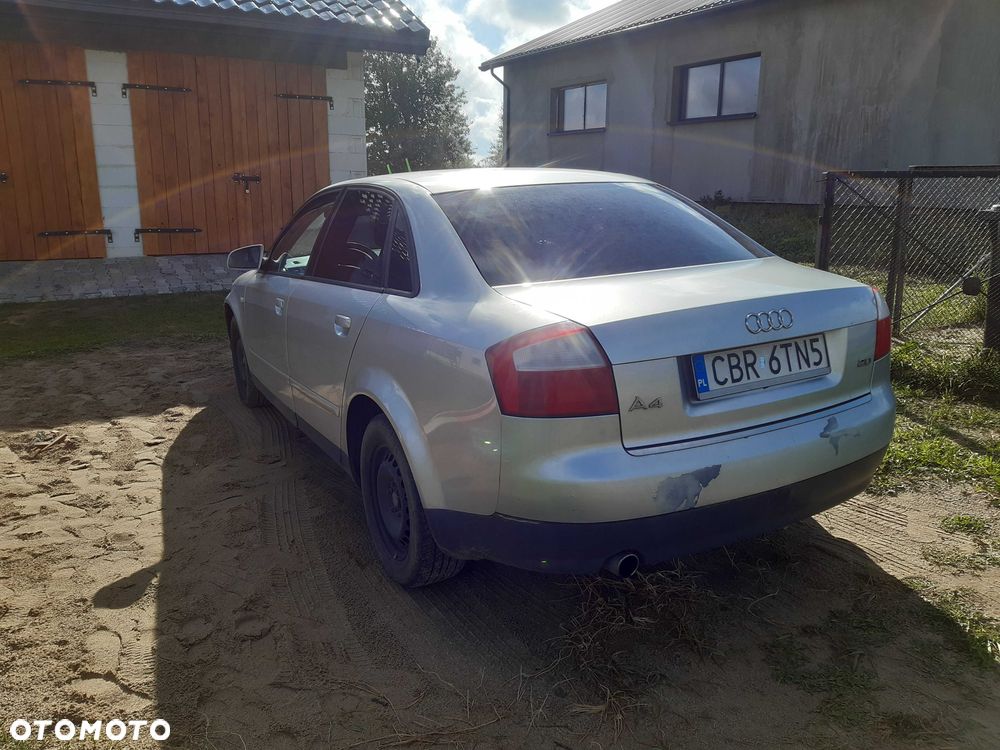 Audi A4 Limousine - 4