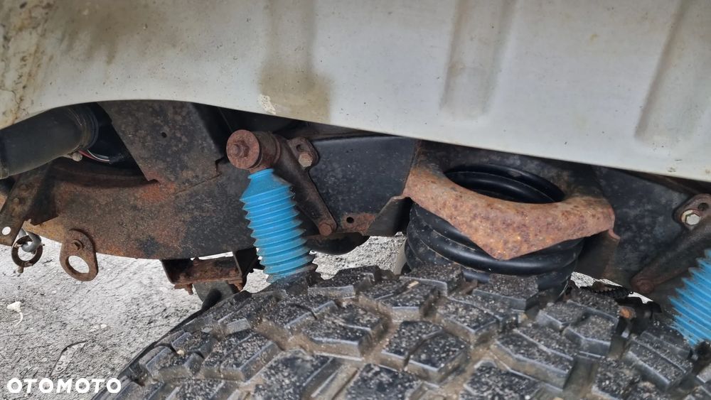 Land Rover Defender - 15