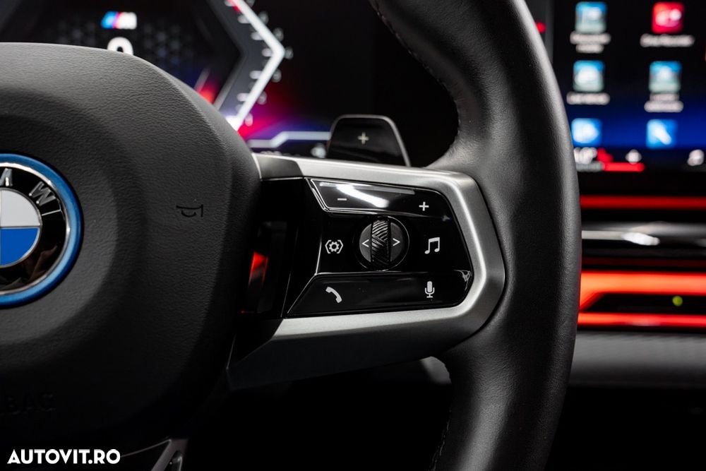 BMW Seria 5 550e xDrive Aut. - 33