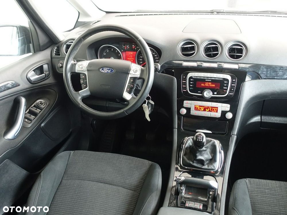 Ford Galaxy 2.0 Platinium X (Ghia) - 26