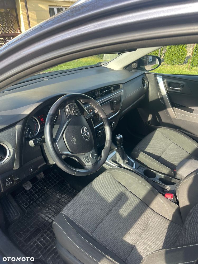 Toyota Auris - 9