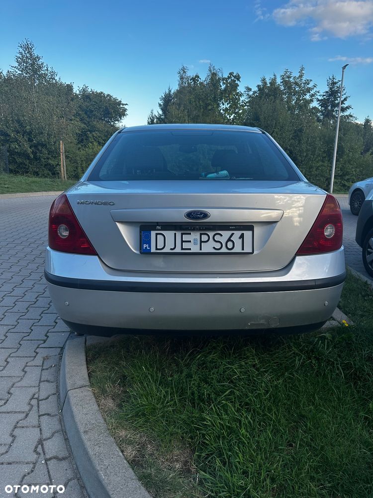 Ford Mondeo 1.8 Ambiente - 4