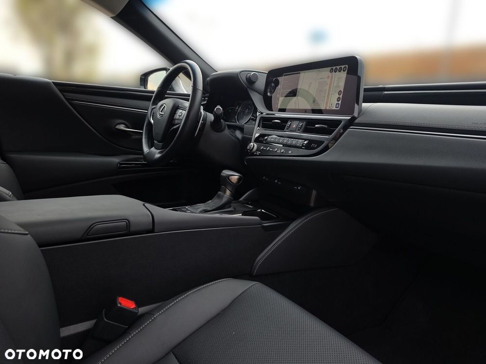 Lexus ES 300h Business Edition - 31
