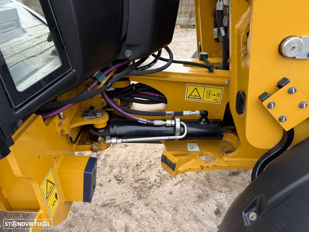 Caterpillar 906M - 17