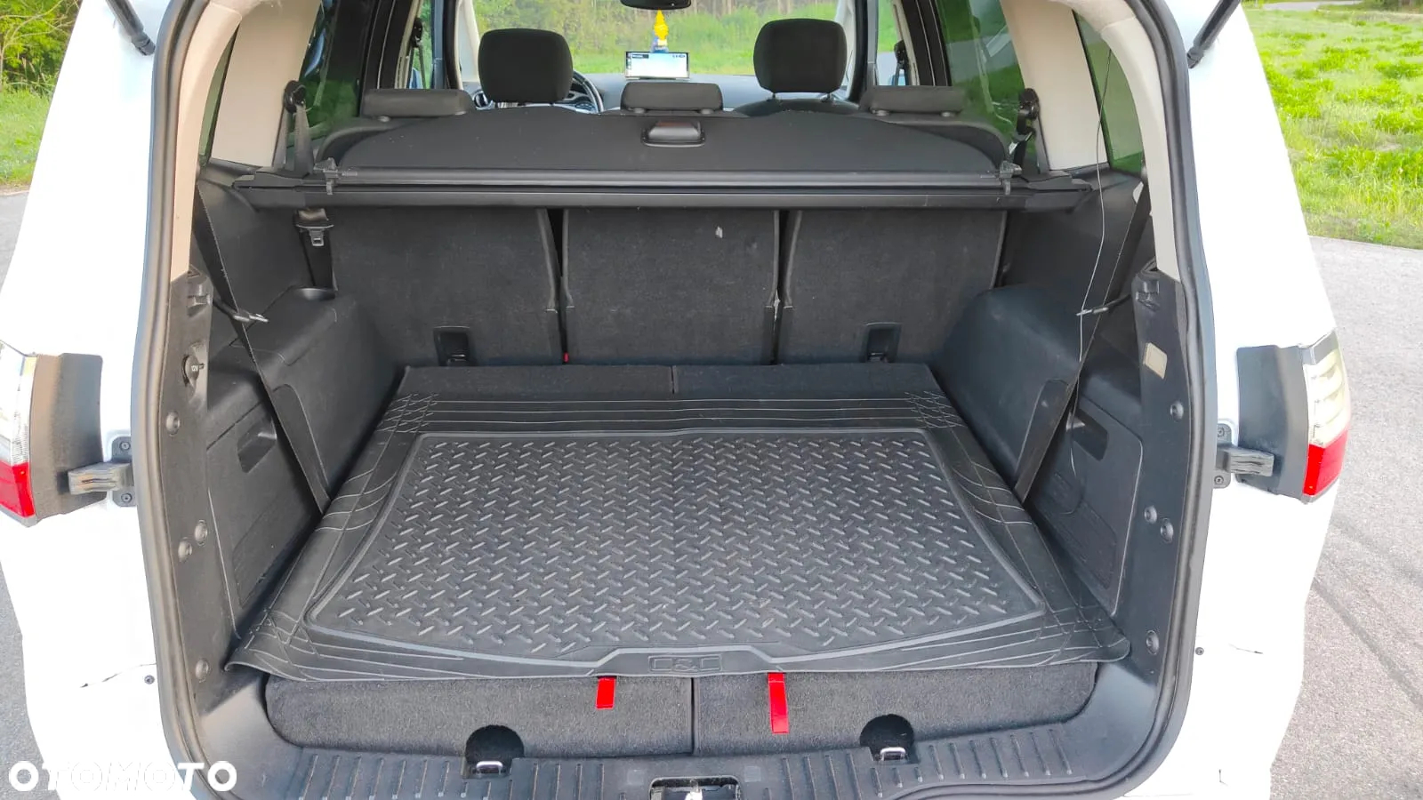 Ford S-Max 2.5 Titanium - 24