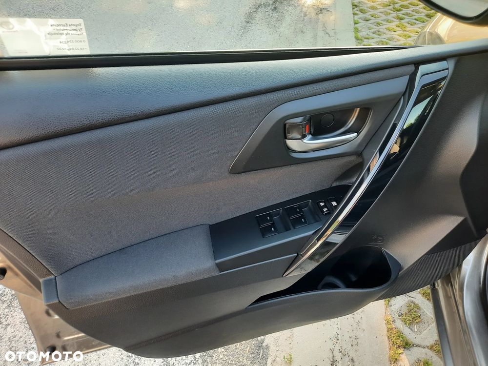 Toyota Auris 1.6 Premium - 21