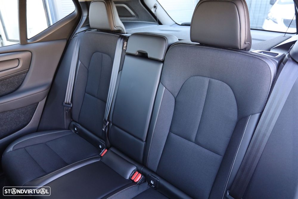 Volvo XC 40 2.0 D3 Momentum Plus - 18