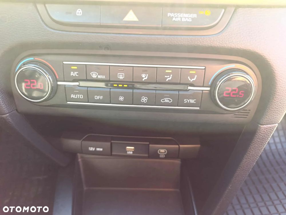 Kia XCeed 1.5 T-GDI M - 15
