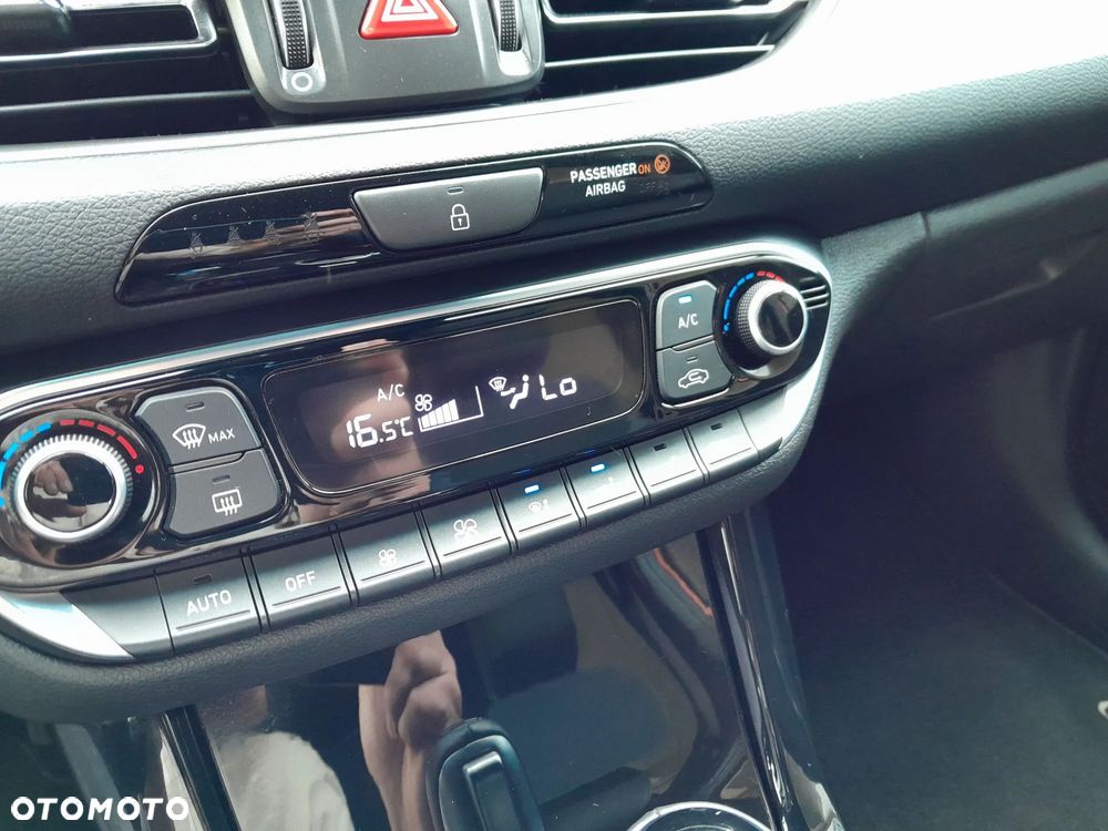 Hyundai i30 1.0 T-GDI Smart DCT - 23