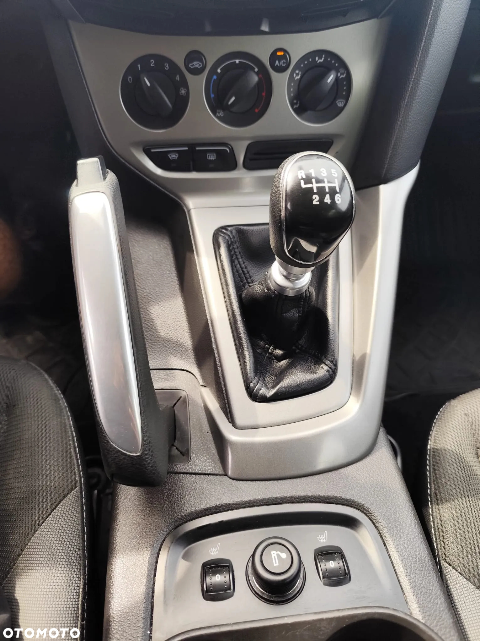 Ford Focus 1.6 TDCi DPF Champions Edition - 10