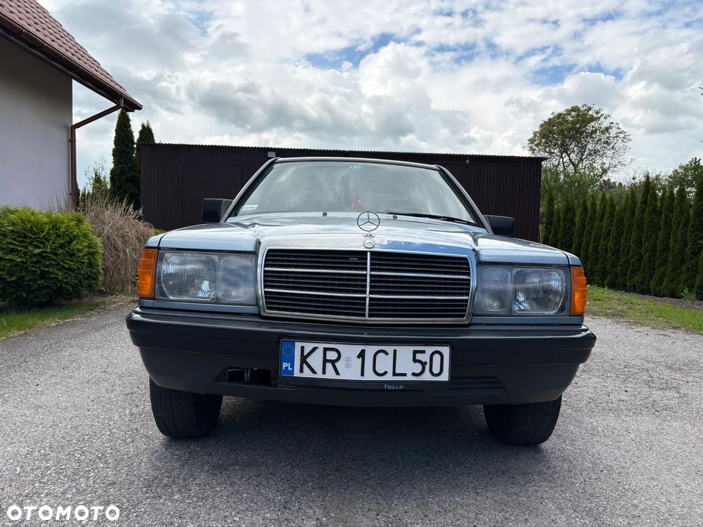 Mercedes-Benz W201 (190) - 4
