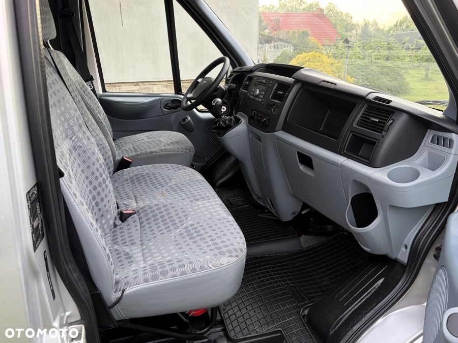 Ford Transit - 25