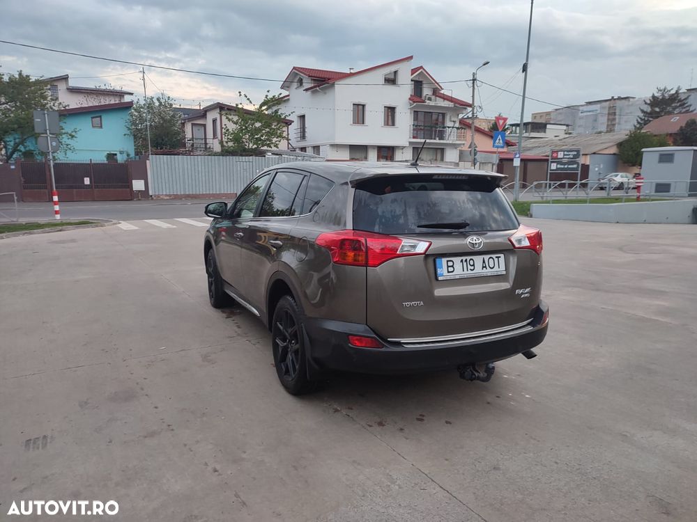 Toyota RAV4 2.2 D-4CAT 4WD Aut Luxury 18" - 5