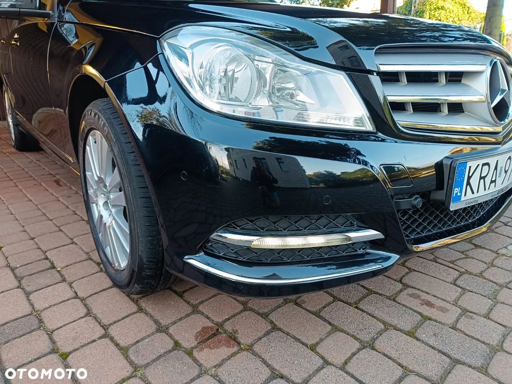 Mercedes-Benz Klasa C 180 CGI BlueEff Elegance - 5