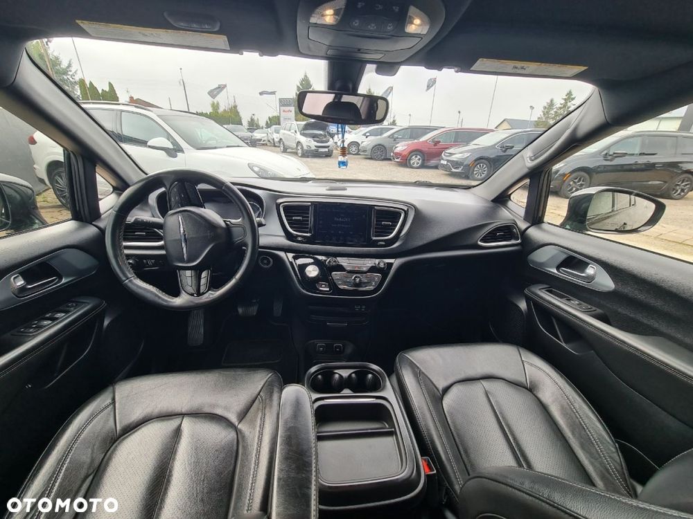 Chrysler Pacifica - 31