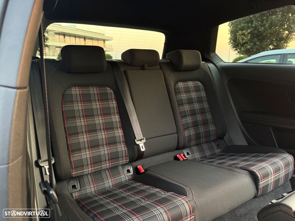 VW Golf GTI Performance BlueMotion DSG - 25