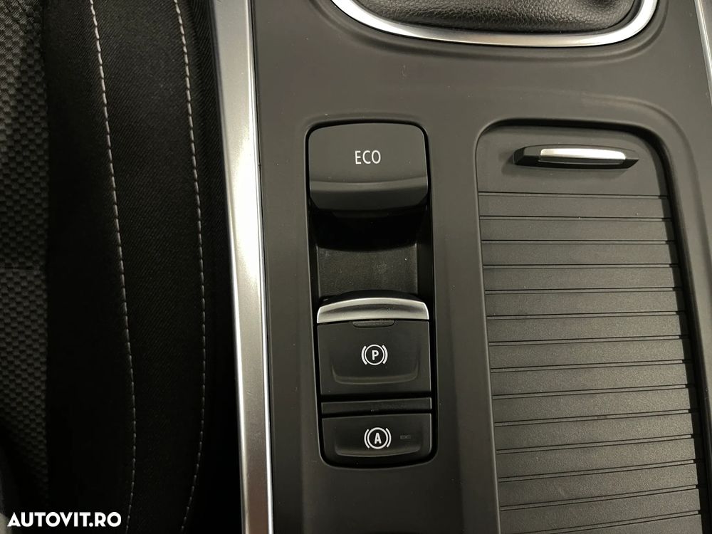 Renault Megane TCe 140 GPF Equilibre - 24