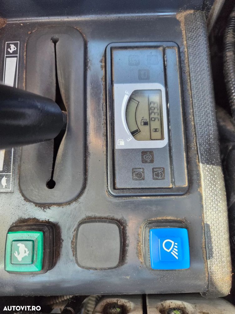 Hitachi ZX26U-6, 2024, 939 ore, Masa operationala 2,74tone, CUPLA RAPIDA mecanica+cupa ingusta+cupa lata+cupa taluz neinclinabila, LAMA NIVELARE, inst picon pe brate, fara aer conditionat, latime 1,2m, ridica 1,6 tone, JAPONIA, leasing-PROMOTIE 31.900Eur+Tva - 21