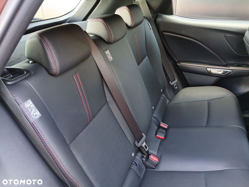 Lexus LBX 1.5 Hybrid Elegant - 28