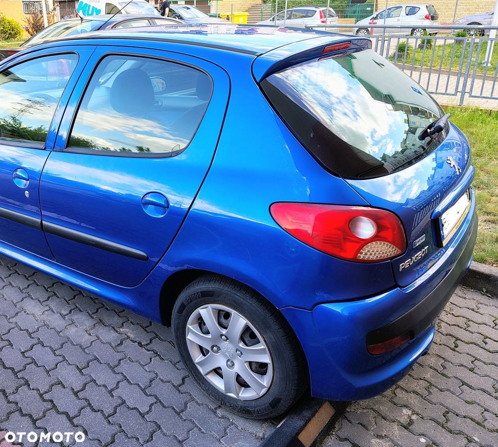 Peugeot 206 2011 photo 5