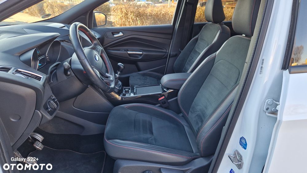 Ford Kuga 1.5 EcoBoost 2x4 ST-Line - 7