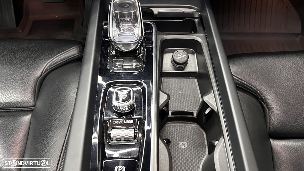 Volvo XC 60 2.0 T6 PHEV Inscription Expression AWD - 42