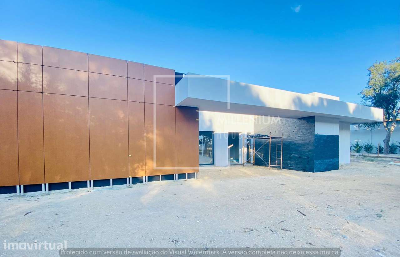 Moradia contemporânea T4 com piscina | Santo Estêvão Golfe - Grande imagem: 4/43