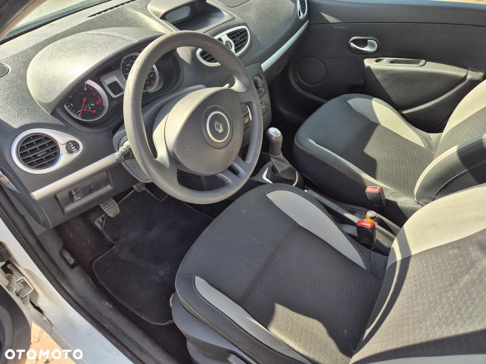 Renault Clio 1.5 dCi Authentique - 13